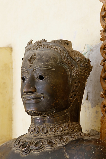 Mandalay-Bouddha Mahamuni-053